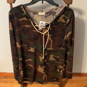 Free Kisses | Women’s Camo Hooded Long sleeve shirt